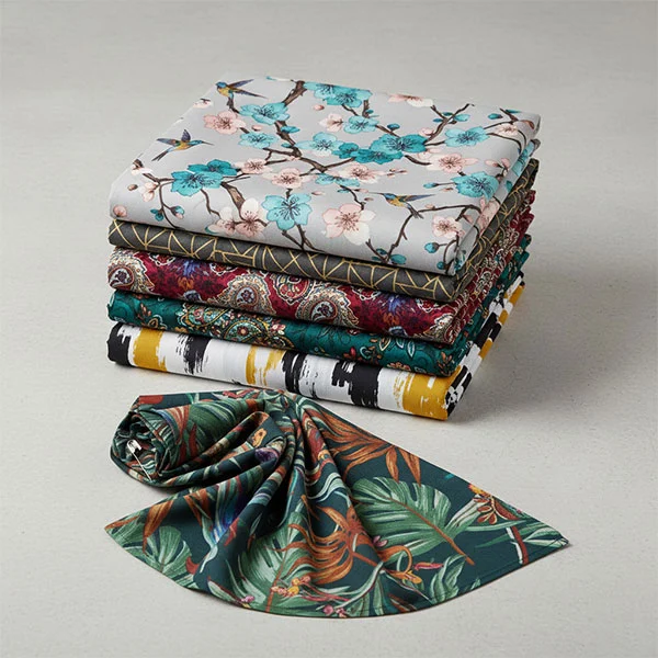 Tkanina podszewkowa z poliestru wiskozowego z nadrukiem Tkanina podszewkowa z poliestru wiskozowego z nadrukiem